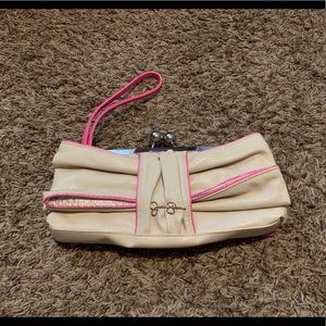 Jessica Simpson bow clutch!
